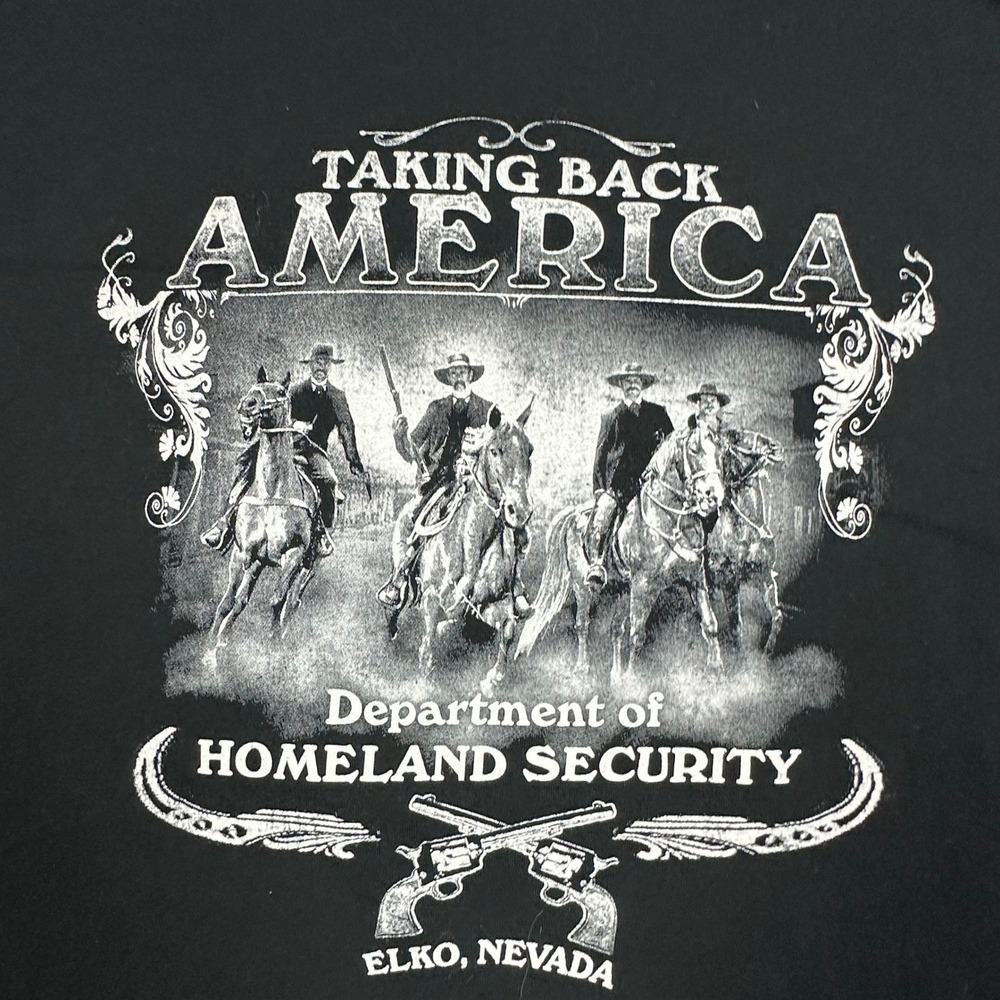 Gildan Taking Back America Elko Nevada Graphic T-Shirt Mens‎ 2XL Black Cowboy